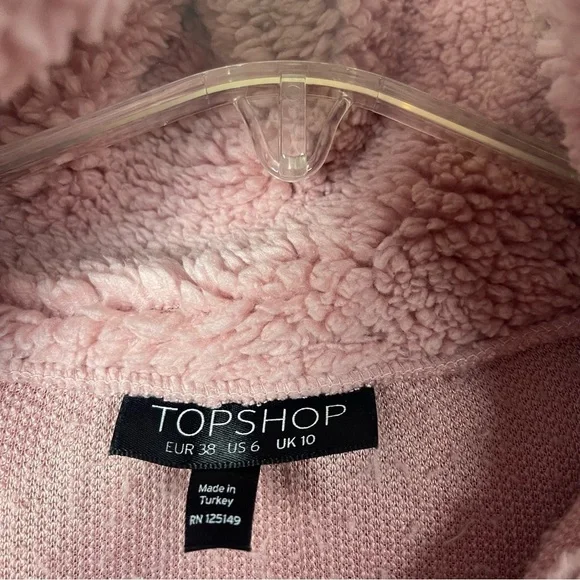 Women’s TopShop Pink Borg Heart Quarter Zip Fleeve Pullover Sweater Size 6 US! - Picture 4 of 5